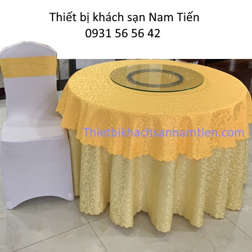 khan-trai-ban-nha-hang 2