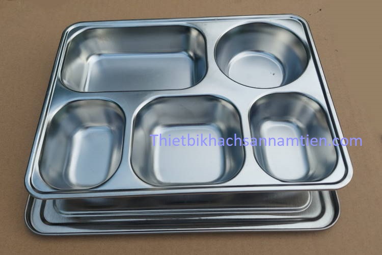 khay-dung-com-inox-5-ngan