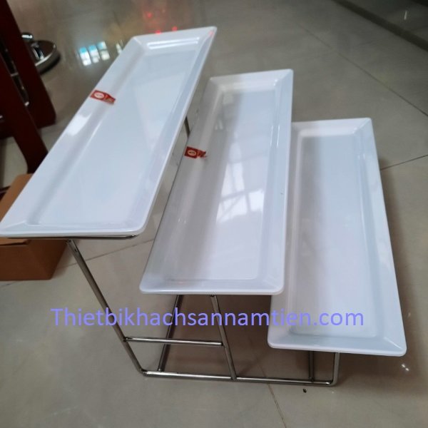 Thông tin kệ trang trí buffet tròn NT0309013 - Kích thước : 800*400*720mm  - Chất liệu : inox và đĩa thủy tinh  Chúng tôi rất hân hạnh được phục vụ quý khách.  Thông tin liên hệ tư vấn và bán hàng  Công Ty TNHH Thiết Bị Nam Tiến  Hotline :  0931 565 642