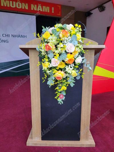 Tiêu Chí Chọn Bục Phát Biểu Hội Nghị Phù Hợp Cho Sự Kiện